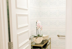 aqua wallpaper bathroom, bathroom wallpaper soft blue, beauty salon wallpaper, spa wallpaper, spa decor ideas, salon decor ideas